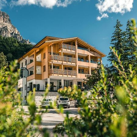 Garni Larix Hotell Colfosco Eksteriør bilde