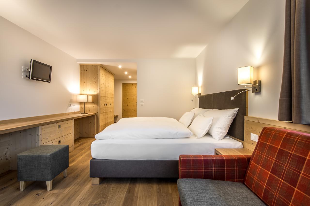 Garni Larix Hotell Colfosco Eksteriør bilde