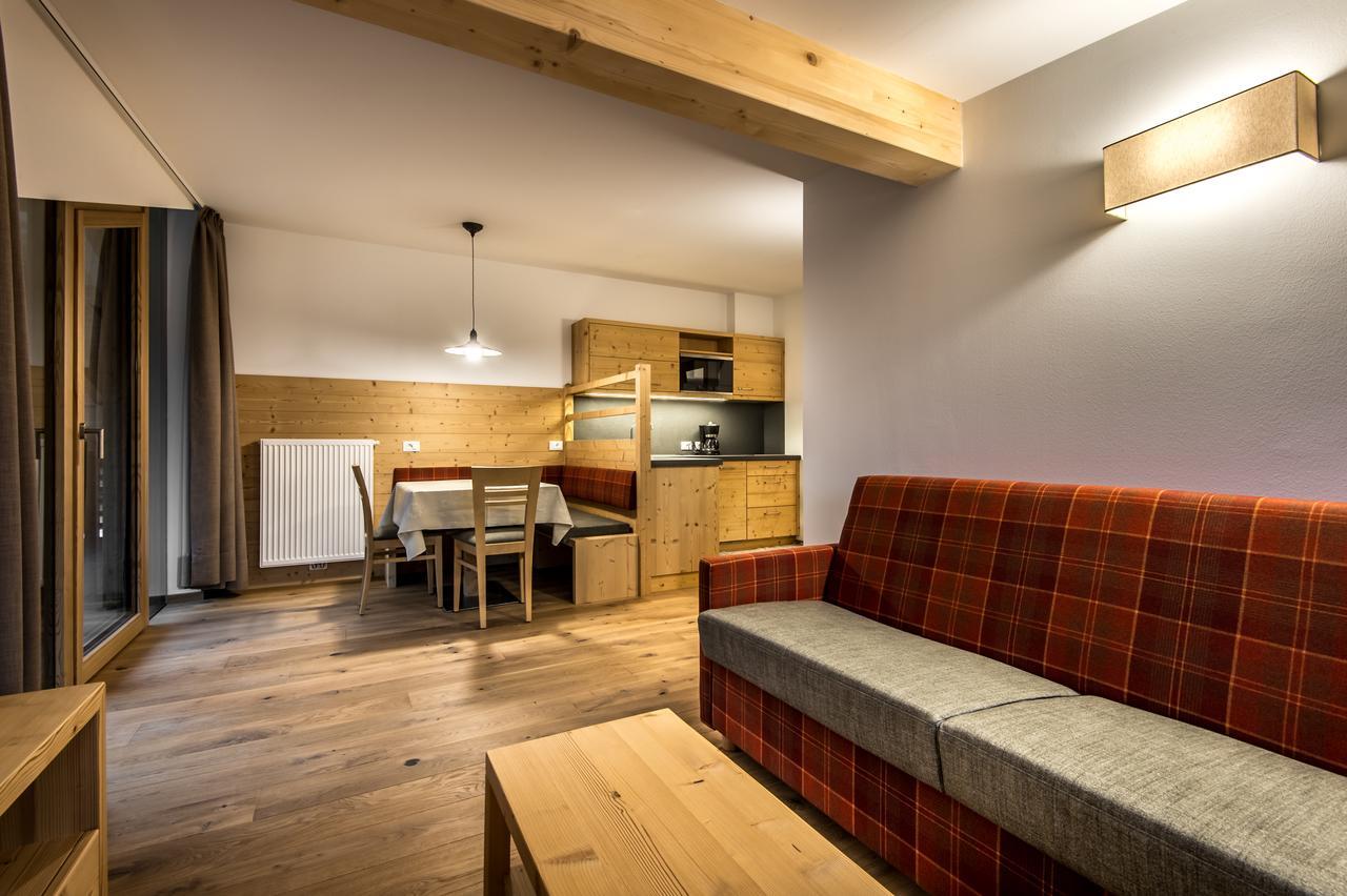Garni Larix Hotell Colfosco Eksteriør bilde