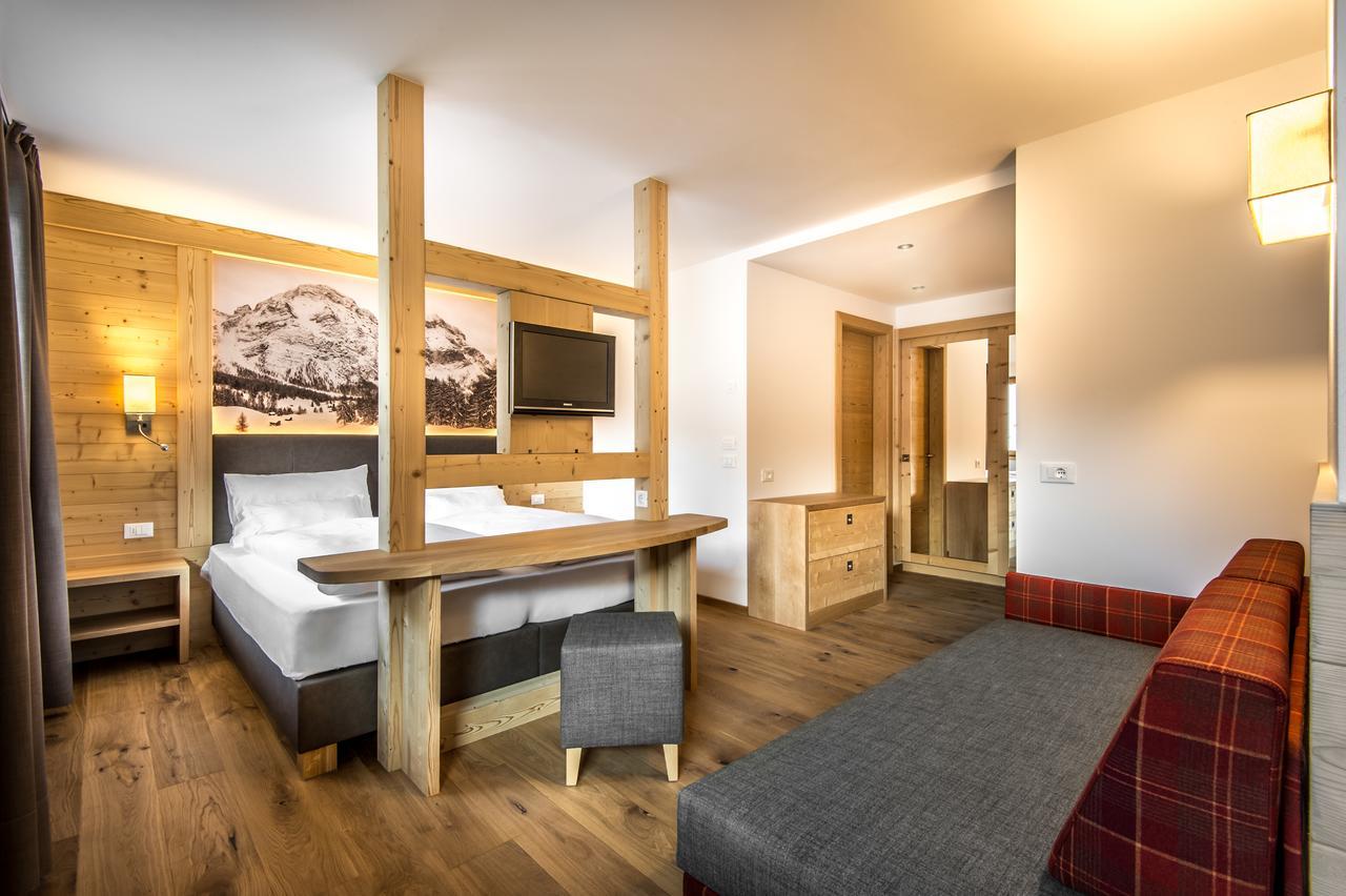 Garni Larix Hotell Colfosco Eksteriør bilde